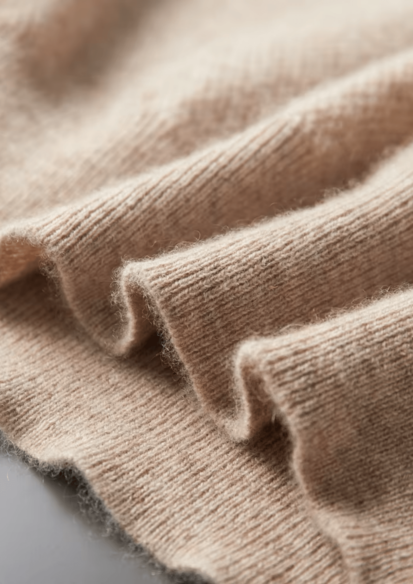 PREMIUM CASHMERE CLASSIC HENLEY SWEATER - Derada