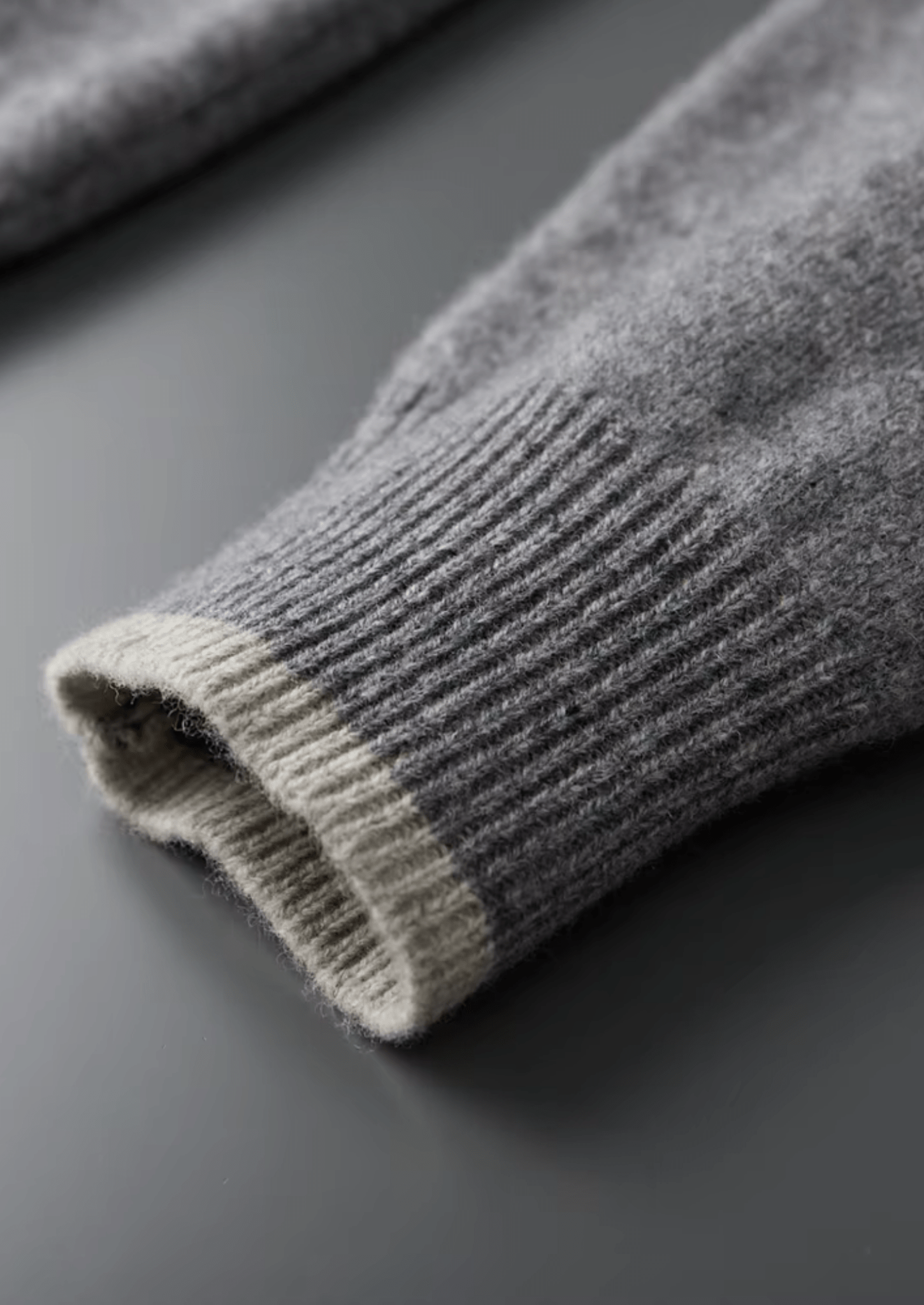 PURE EXTRA - FINE MERINO WOOL TWO - TONE ZIP CARDIGAN - Derada