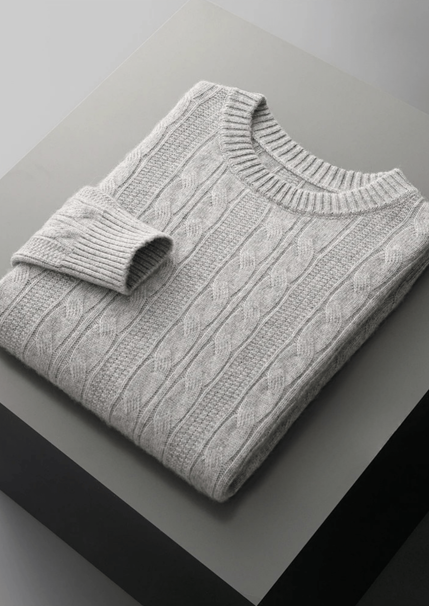 PURE EXTRA - FINE MERINO WOOL CABLE CREWNECK - Derada
