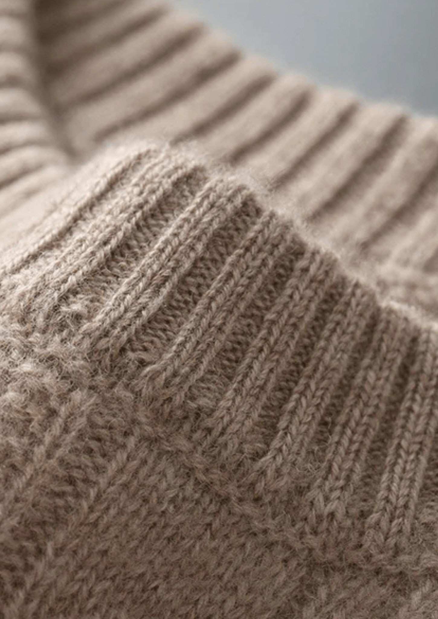 PURE EXTRA - FINE MERINO WOOL CABLE CREWNECK - Derada