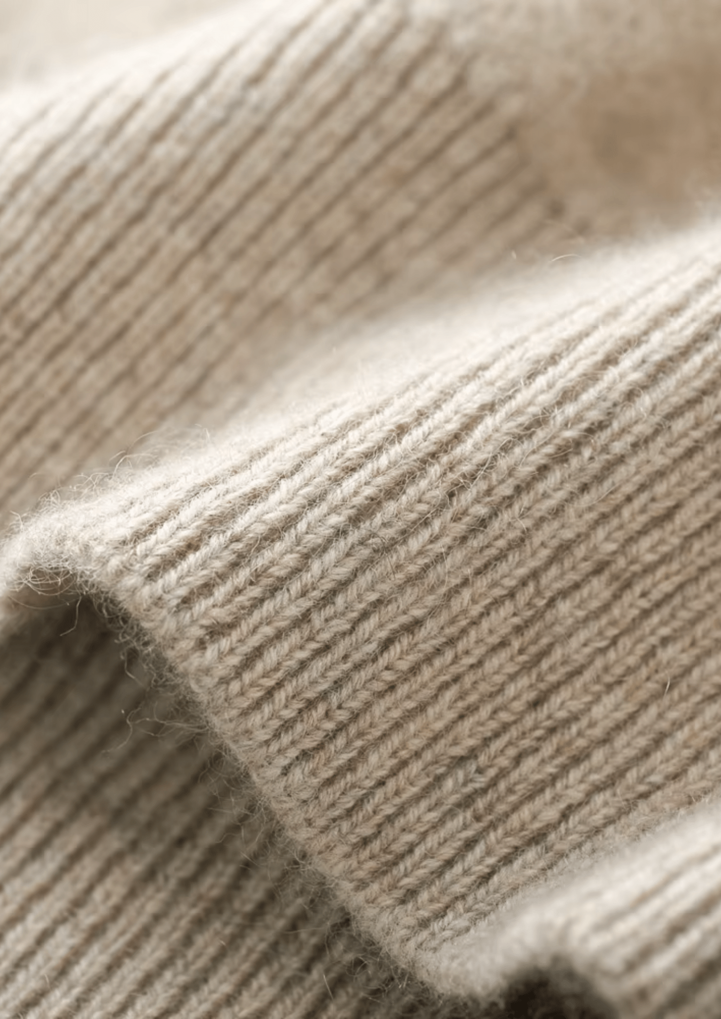 PURE EXTRA - FINE MERINO WOOL V - NECK CARDIGAN - Derada